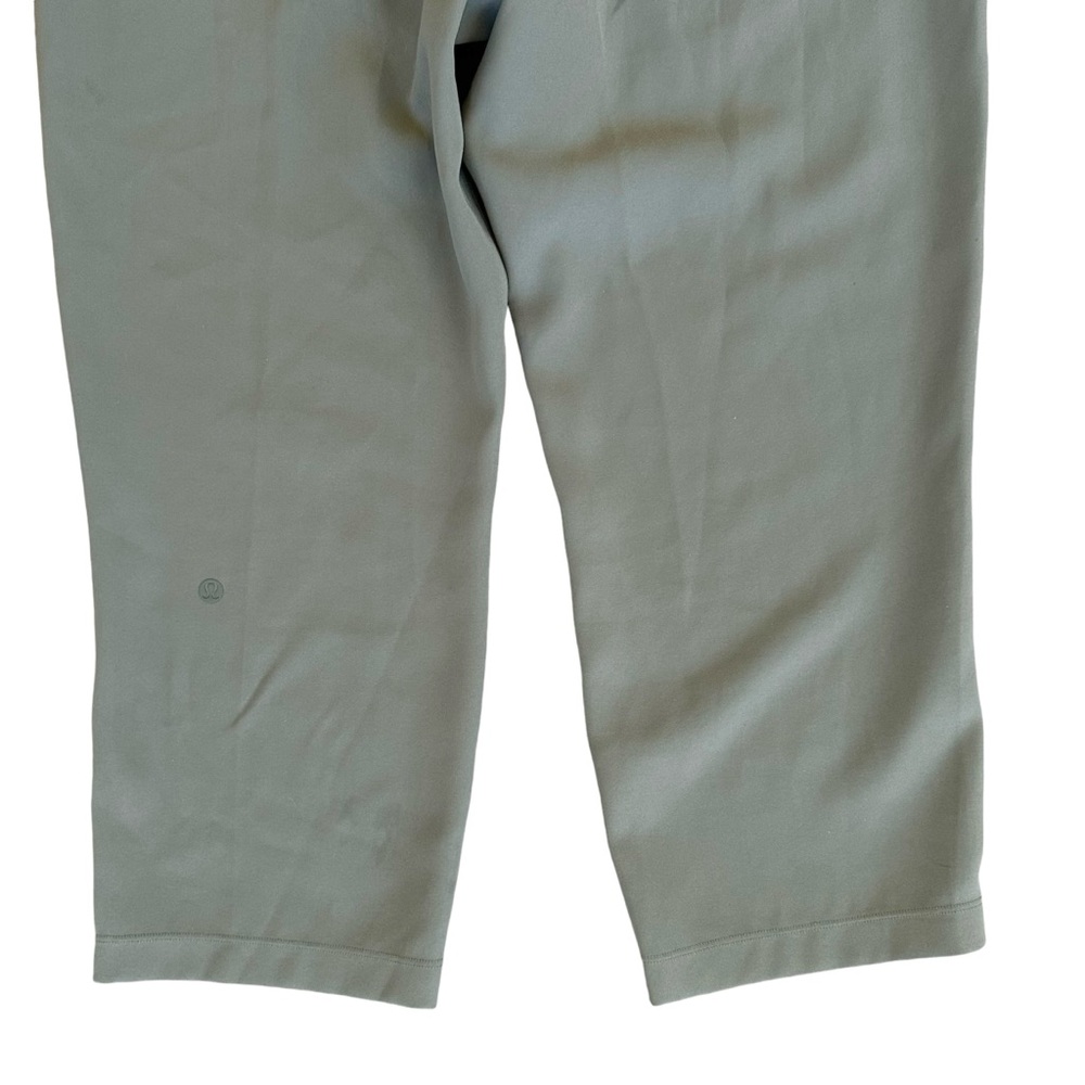 Lululemon On The Fly Crop Woven 23" Drawstring Pants in Grey Sage Size 10 - Picture 8 of 10
